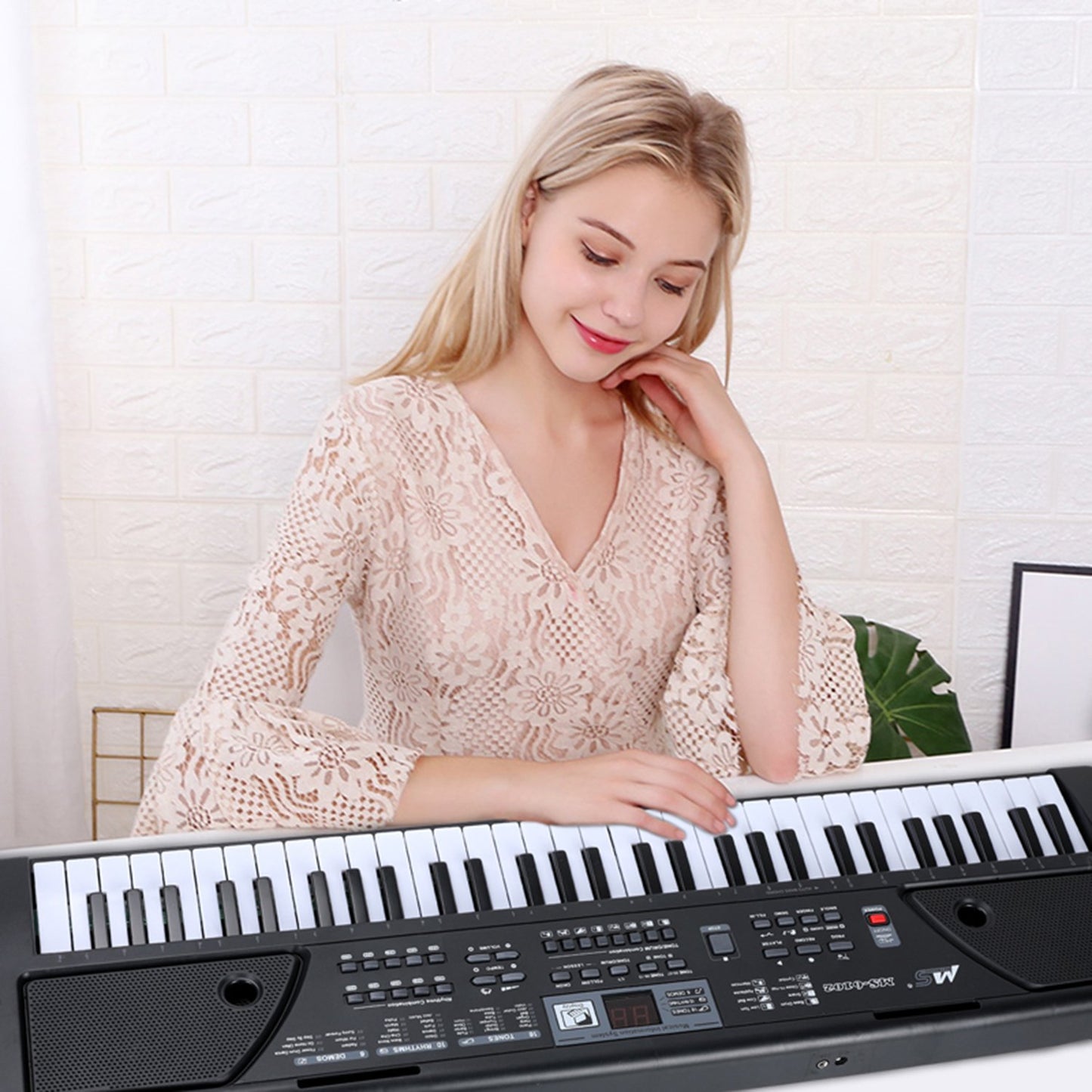 ELECTRONIC KEYBOARD WITH MICROPHONE