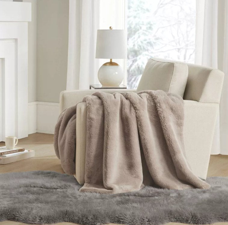 Cozy Sherpa Jacquard — Badgley Mischka New York bedding (view 3)