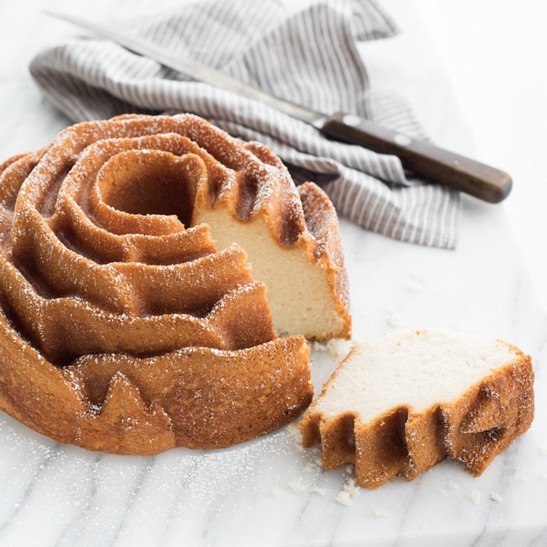 NORDIC WARE ROSE BUNDT PAN