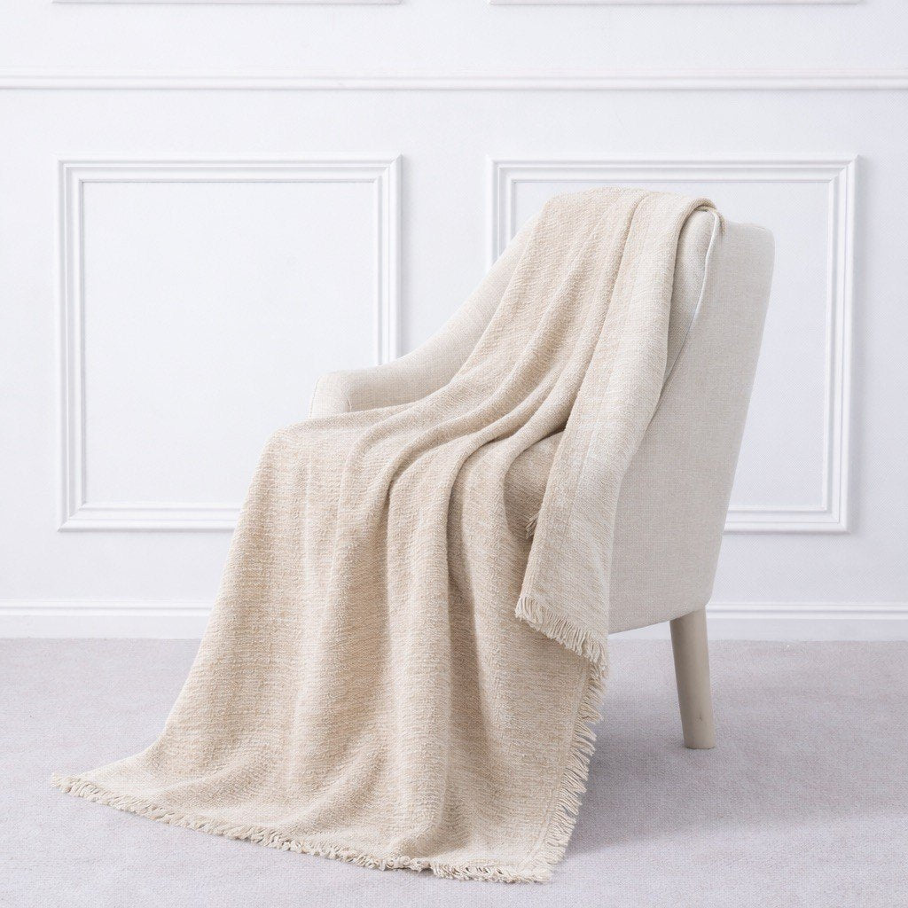 Luxe Yarn-Dyed Fringe Throw — Badgley Mischka New York bedding